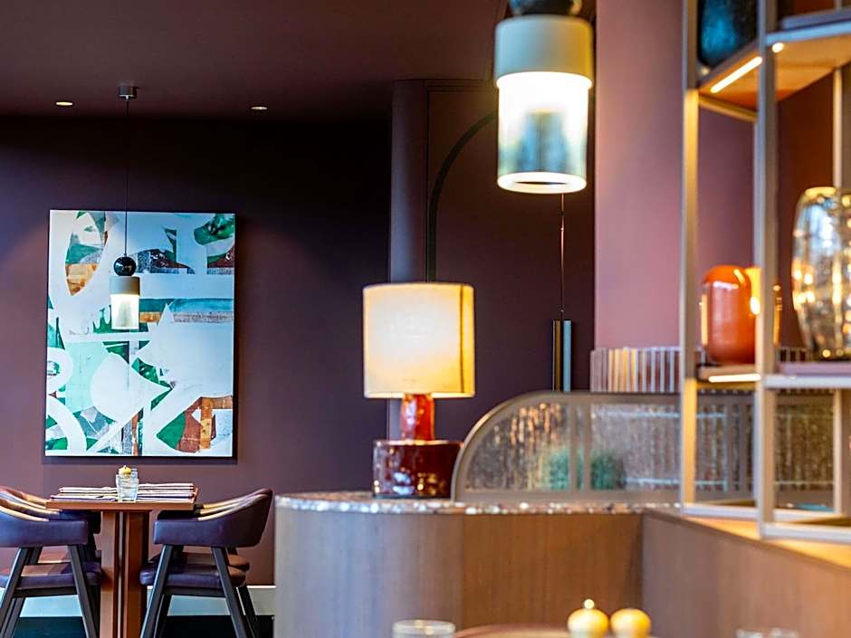 TRIBE Den Haag Centraal