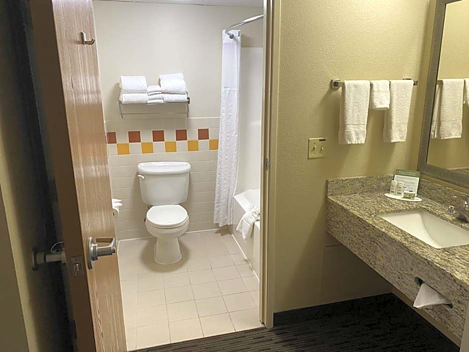 AmericInn by Wyndham Greenville