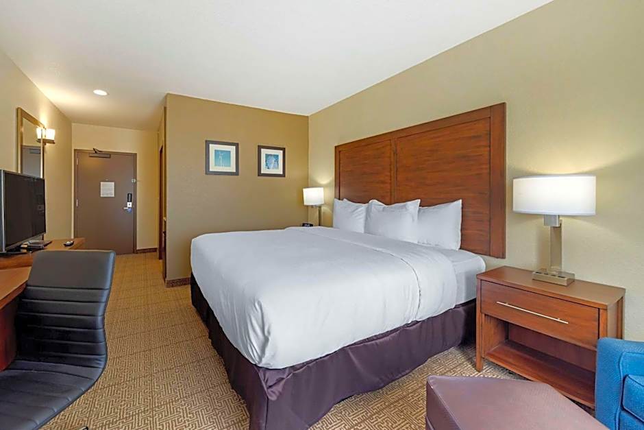 Comfort Inn & Suites Harrah