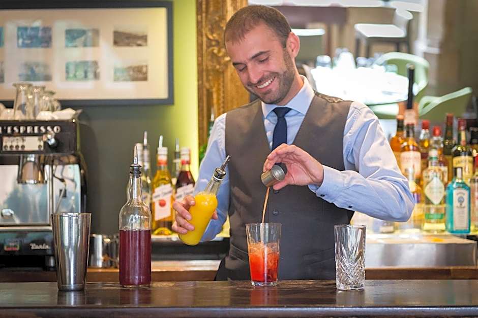 The Crown Manor House Hotel