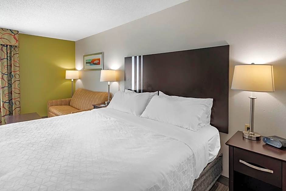 Holiday Inn Express Hotel & Suites Cincinnati-Blue Ash By IHG