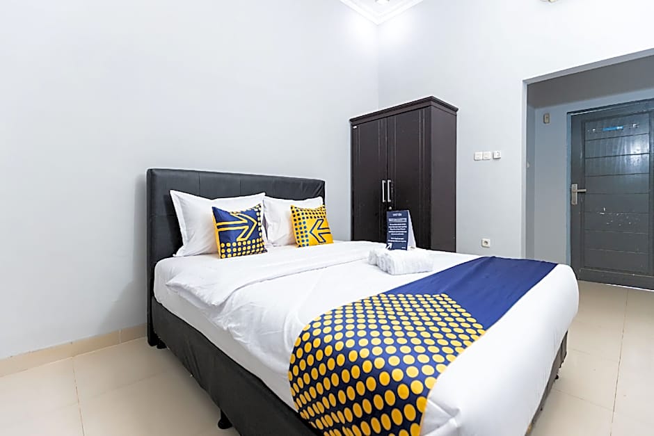 SPOT ON 2433 Pondok Akuanna