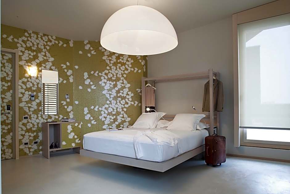 Nu Hotel