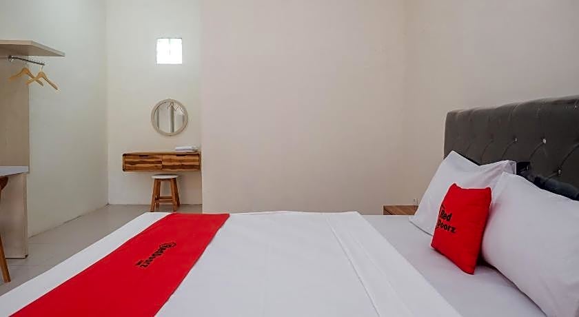 RedDoorz Plus Syariah @ Hotel Indonesia Kajen