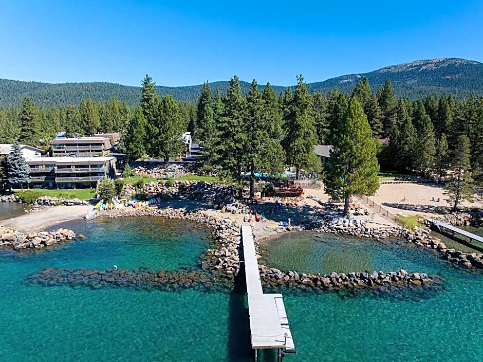 Red Wolf Lakeside Lodge
