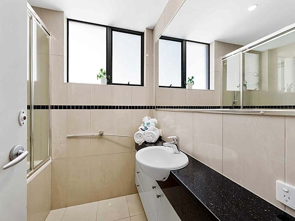 Meridian Alex Beach Apartments