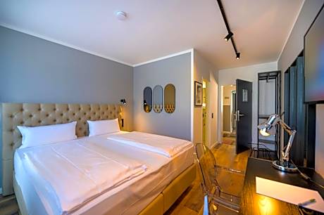 Nikii City Hotel