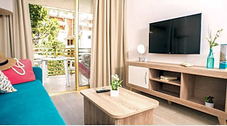 1 BEDROOM APARTMENT 4 ADULTS