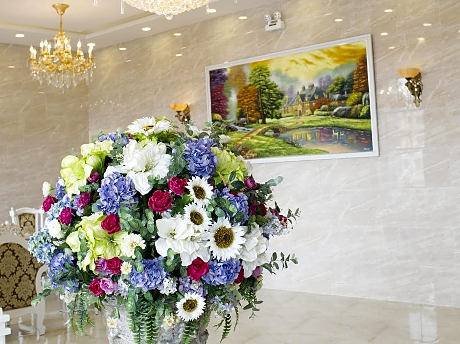 Hoang Minh Chau Hotel