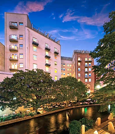 Club Wyndham Riverside Suites