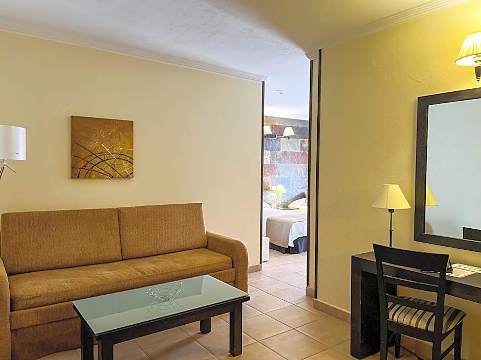 La Aldea Suites