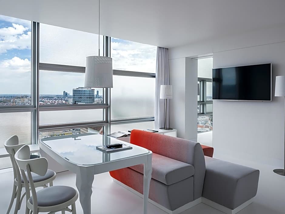 SO Vienna Hotel