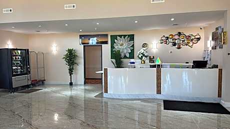 Royal Inn & Suites