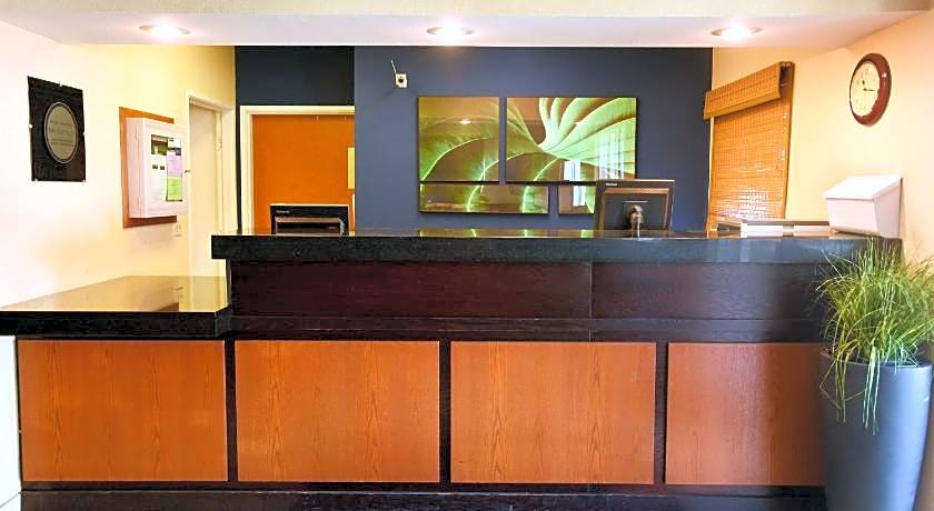 AmericInn by Wyndham Topeka