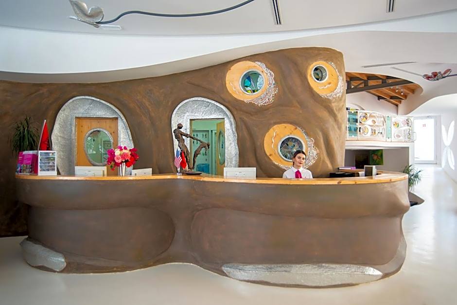 Bougainville Bay Hotel