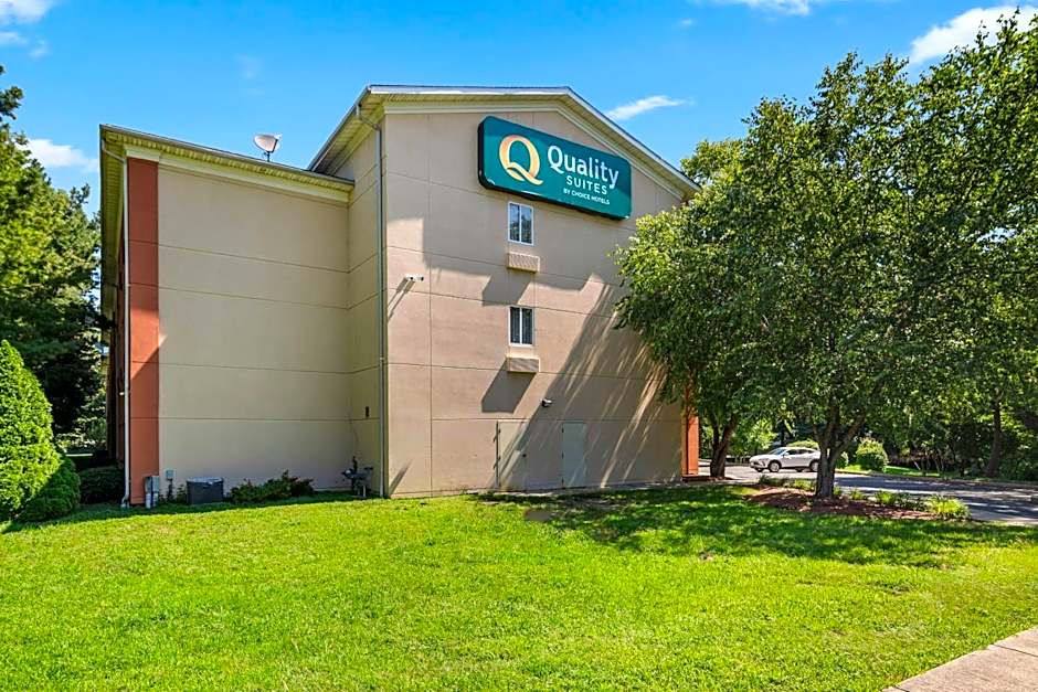 Quality Suites Stratford