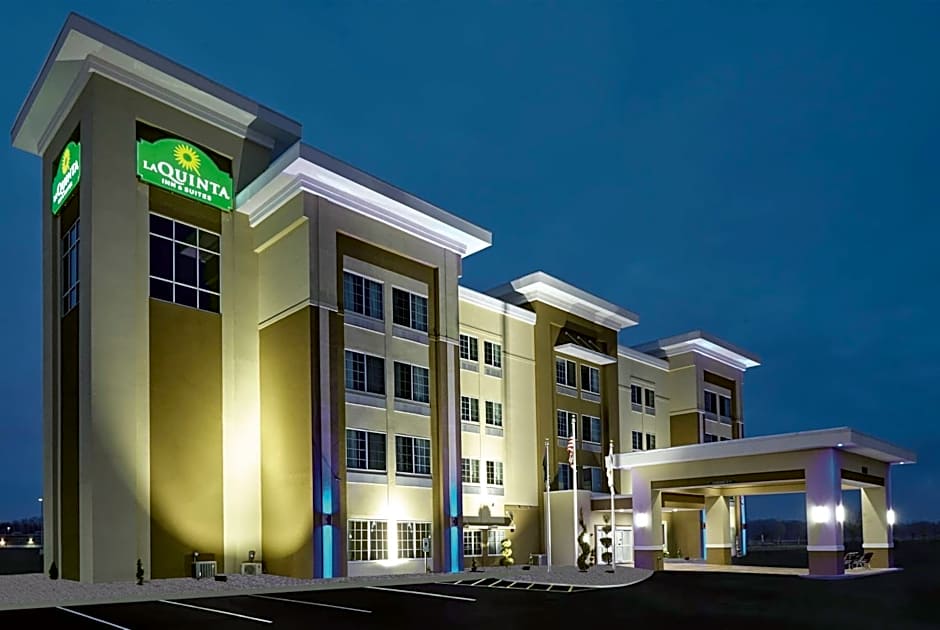 Photo 1 of 50 of La Quinta Inn & Suites by Wyndham Springfield IL