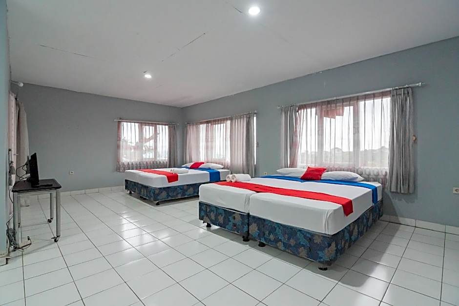 RedDoorz near Farm House 4