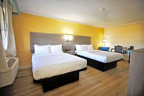 Kitchenette Double Room with Two Double Beds - Non-Smoking