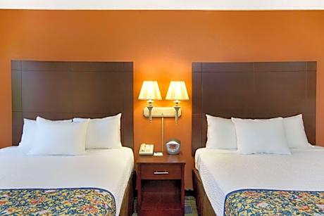 Queen Room with Two Queen Beds - Mobility/Hearing Access/Non-Smoking