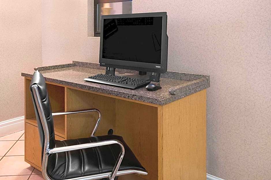 La Quinta Inn & Suites by Wyndham Farmington