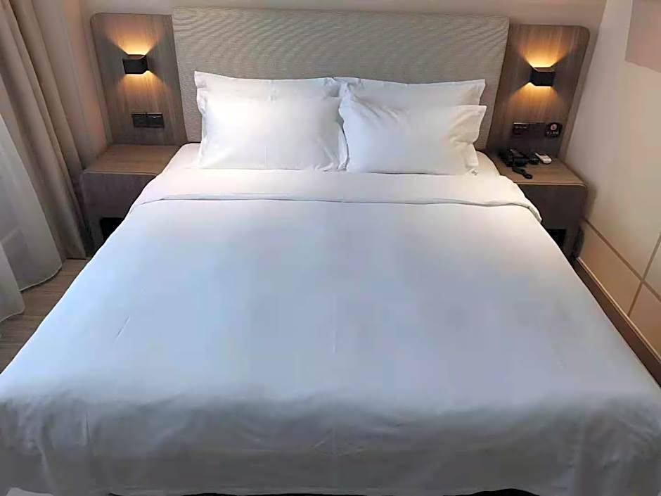 Hanting Hotel Shijiazhuang Zhonghua Street Bolin Zhuang Metro Station