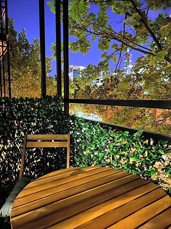 Exclusive Northbridge Apt w Wi-Fi Pool