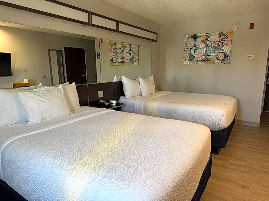 Microtel Inn & Suites - Triadelphia