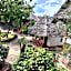 Tropinest bungalows & hostel