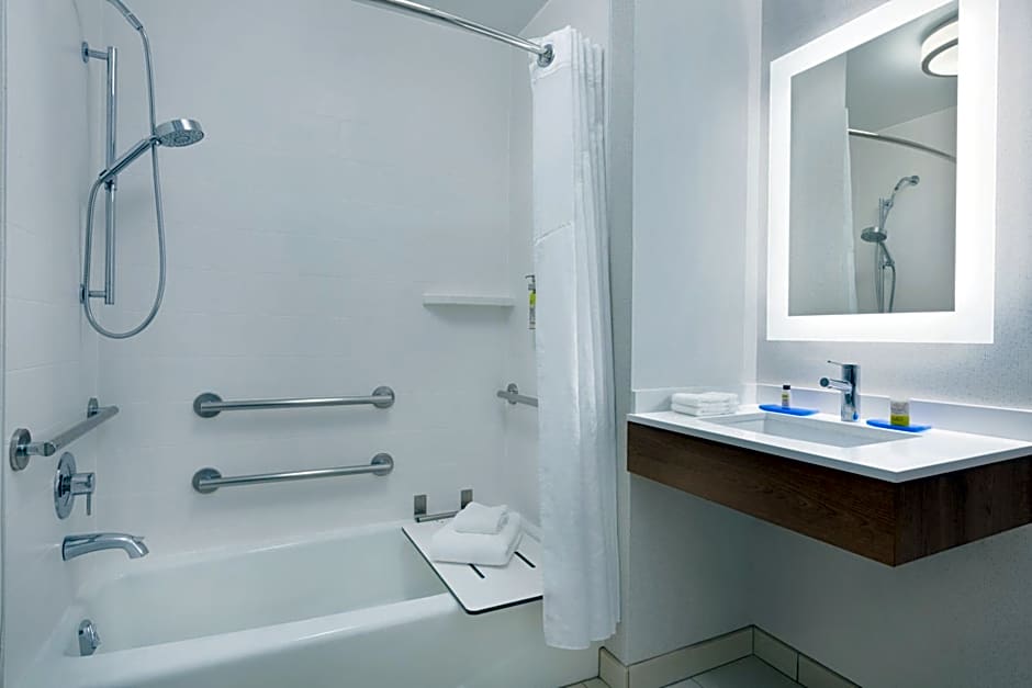 Holiday Inn Express Hotel & Suites Merced By IHG