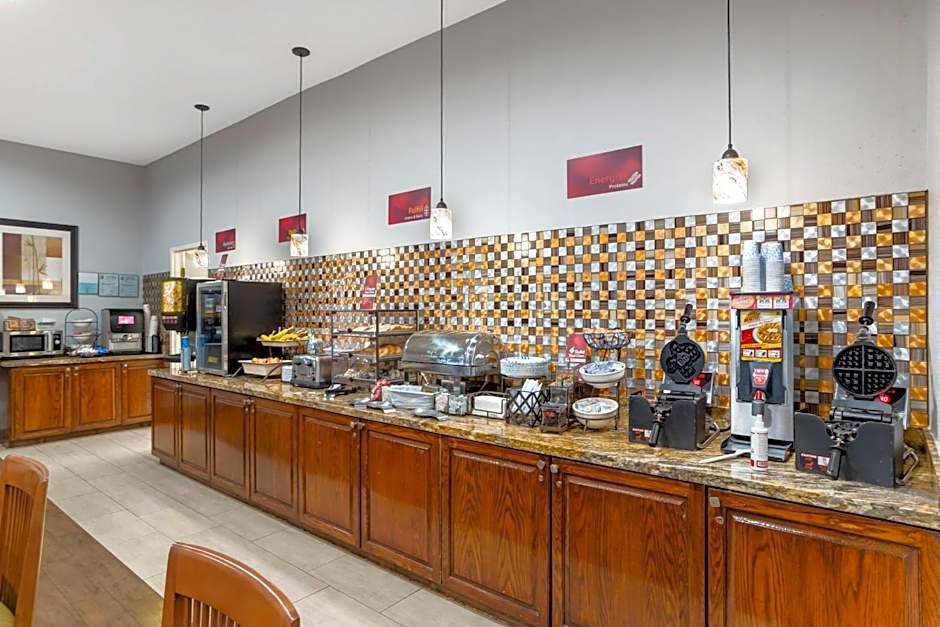 Best Western Plus Hobby Airport Inn & Suites