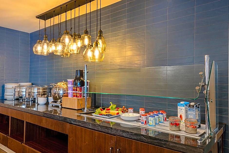 DoubleTree By Hilton Campbell - Pruneyard Plaza