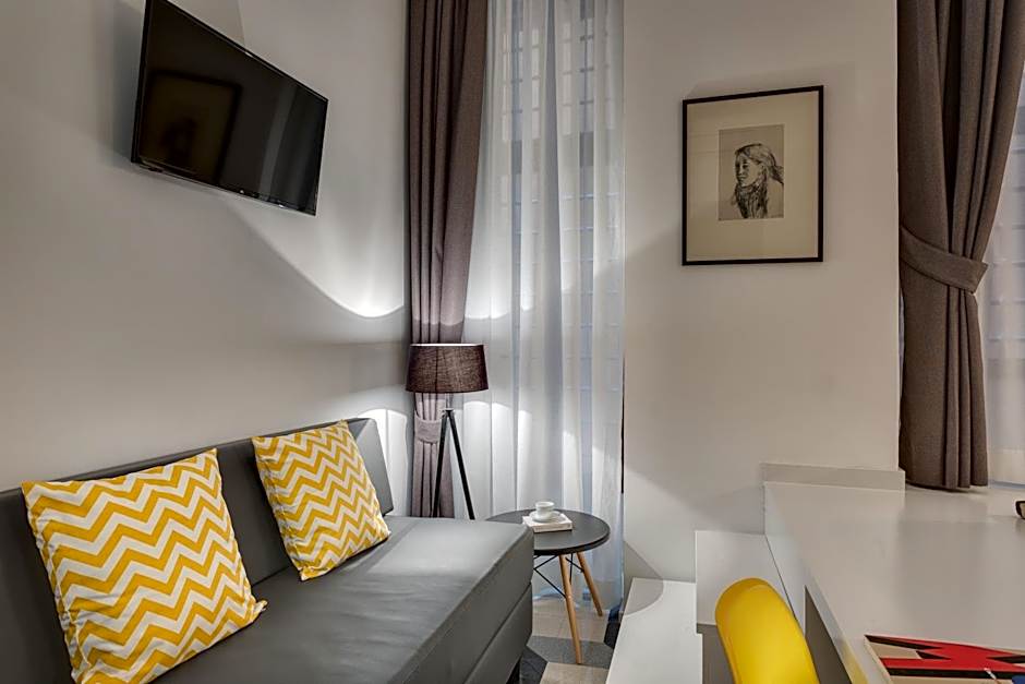 Navona Theatre Hotel