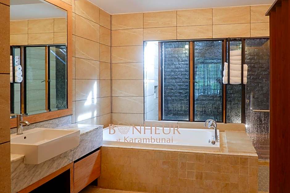 Bonheur at Karambunai