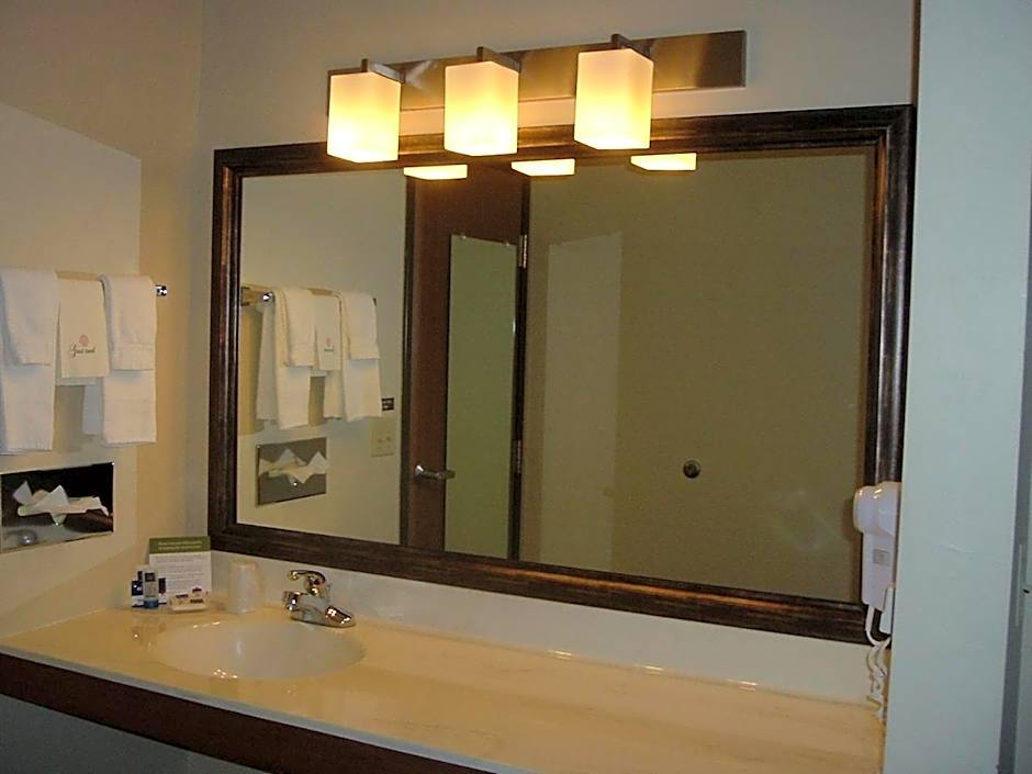 AmericInn by Wyndham Sturgeon Bay
