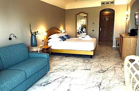 Junior Suite with Spa Access