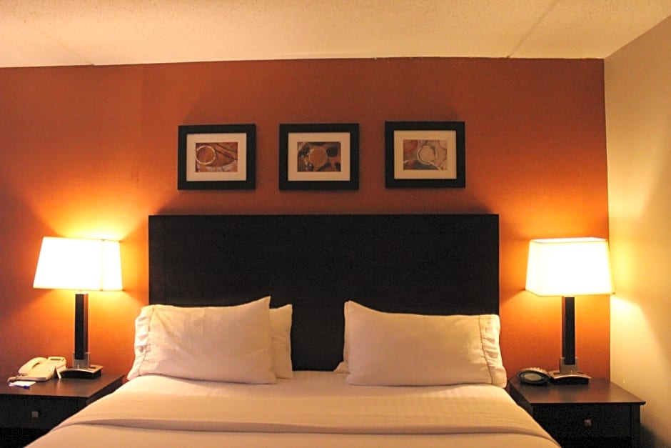 Holiday Inn Express Danbury I-84 By IHG