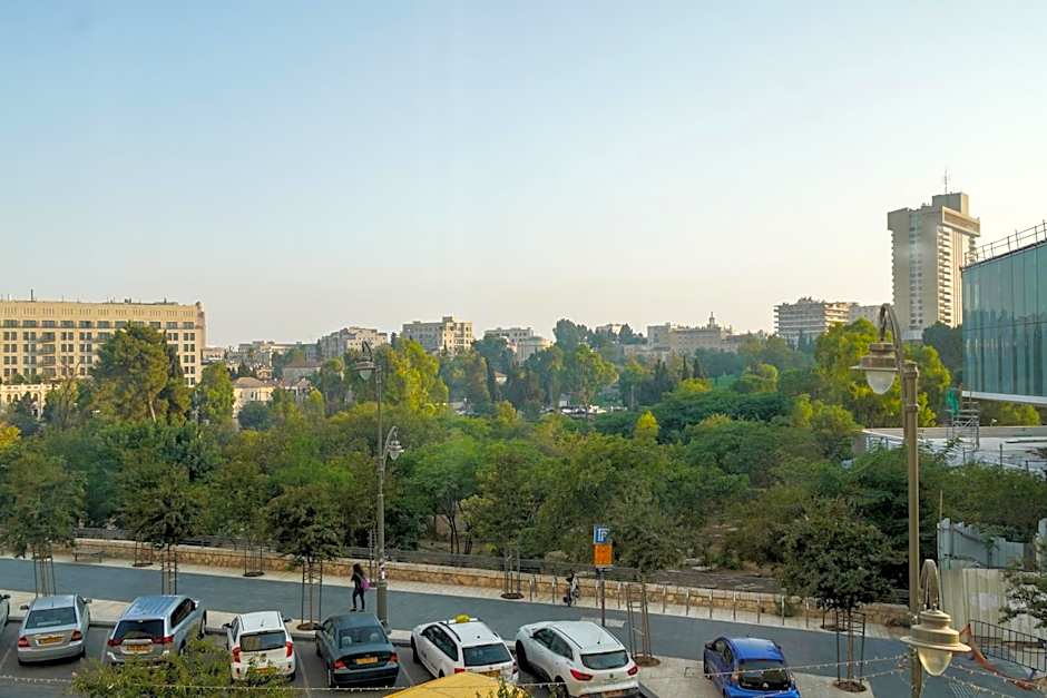 Apartique Hotel