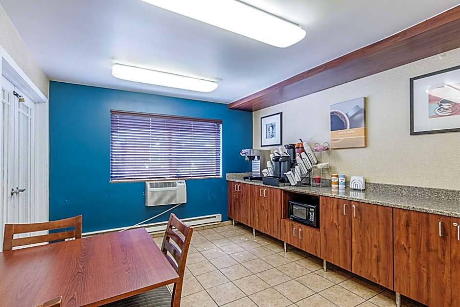 Motel 6-La Crosse, WI