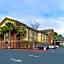 Holiday Inn Express Woodland By IHG