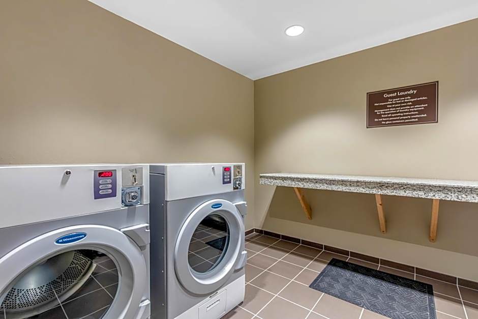 MainStay Suites St. Louis Airport