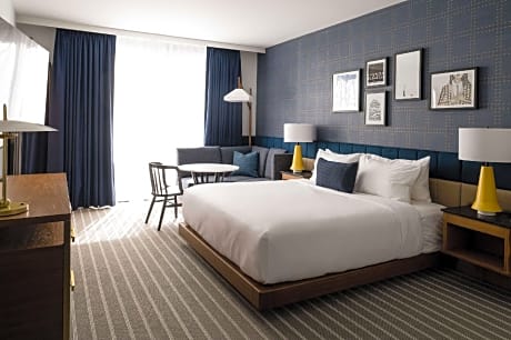 King Suite with Sofa - Disability Access/Non Smoking