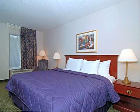 1 King Bed Nonsmoking