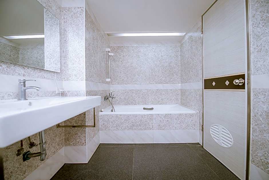 Guide Hotel Taoyuan Fuxing