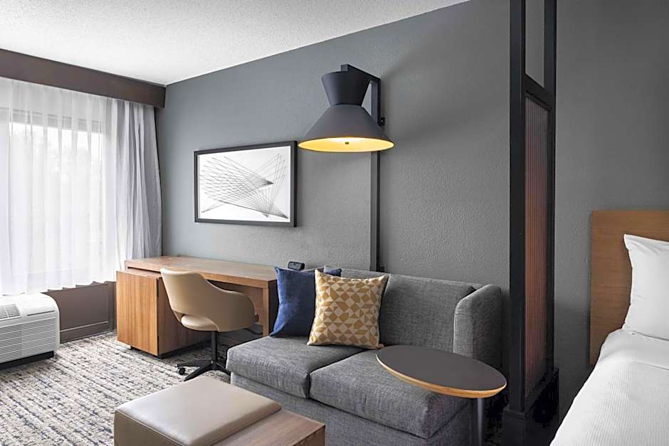 Hyatt Place Overland Park Convention Center
