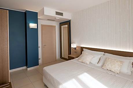 Double Room with Pool View - Ground Floor