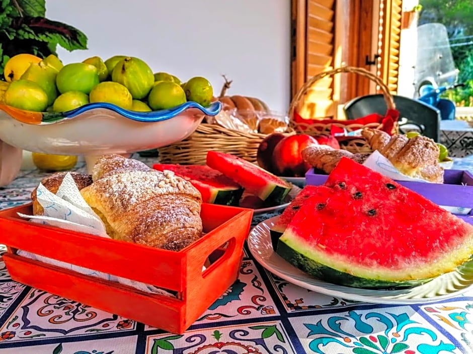 Lauricella Bed And Breakfast – Lipari, WA
