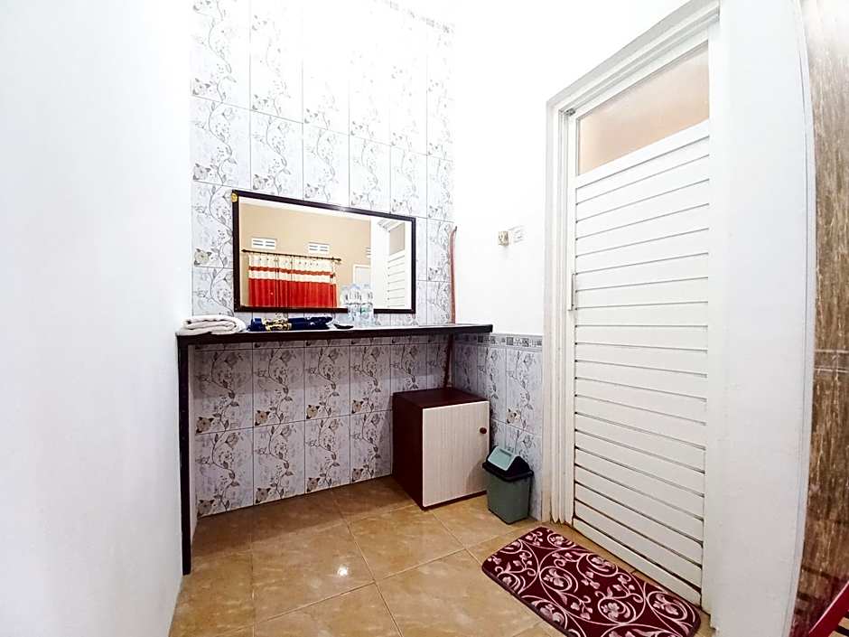 Lancar Homestay Syariah near BNS Mitra RedDoorz