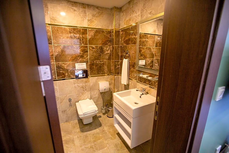 Royal Life Exclusive