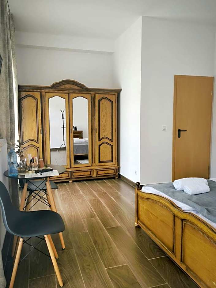 Adriana Touristik Hostel 3 Stele Arad